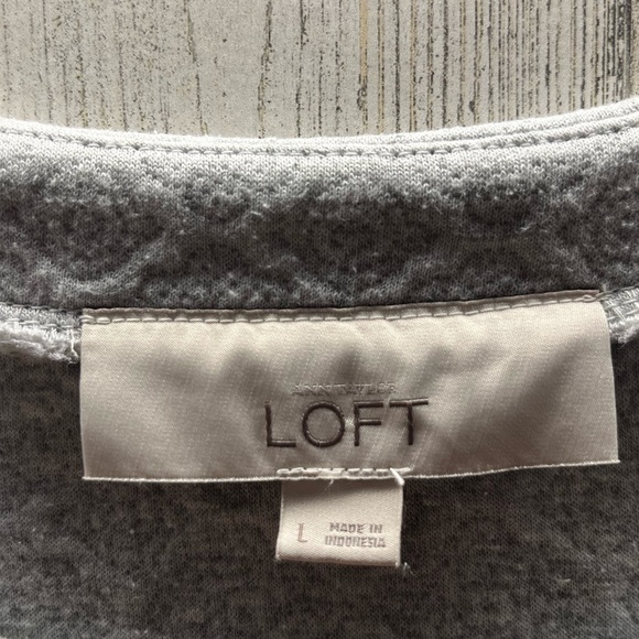 Loft gray box style short sleeve top size large - Picture 7 of 9